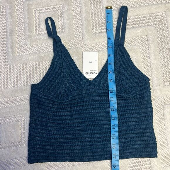 NORDSTROM - OLIVE AND OAK - Blue Knit Crop Tank Top - Picture 3 of 5